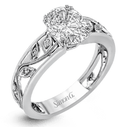 Engagement Ring in 18k Gold with Diamonds