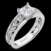 Engagement Ring in 18k Gold with Diamonds