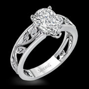 Engagement Ring in 18k Gold with Diamonds