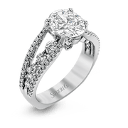 Engagement Ring in 18k Gold with Diamonds