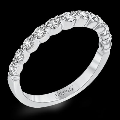 Engagement Ring in 18k Gold with Diamonds