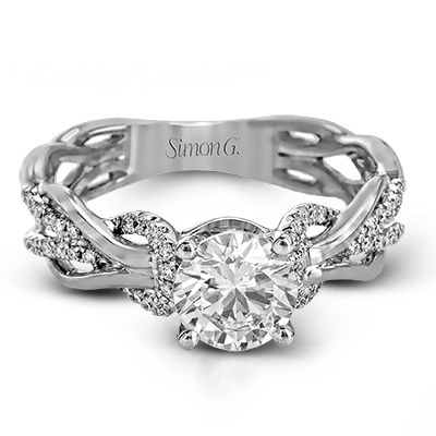 Engagement Ring in 18k Gold with Diamonds