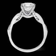 Engagement Ring in 18k Gold with Diamonds