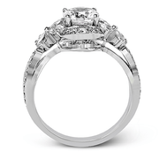 Engagement Ring in 18k Gold with Diamonds