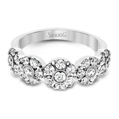 Right Hand Ring in 18k Gold with Diamonds