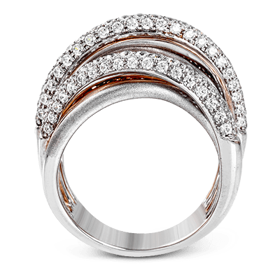 Bague main droite en or 18 carats avec diamants