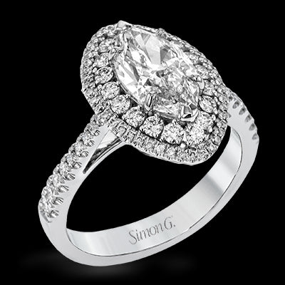 Engagement Ring in 18k Gold with Diamonds