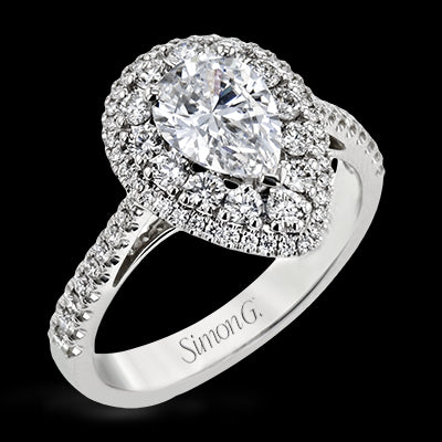 Engagement Ring in 18k Gold with Diamonds