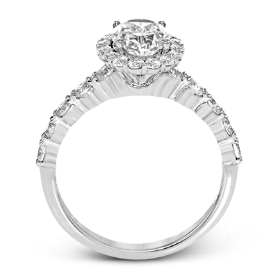 Engagement Ring in 18k Gold with Diamonds