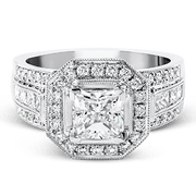 Engagement Ring in 18k Gold with Diamonds