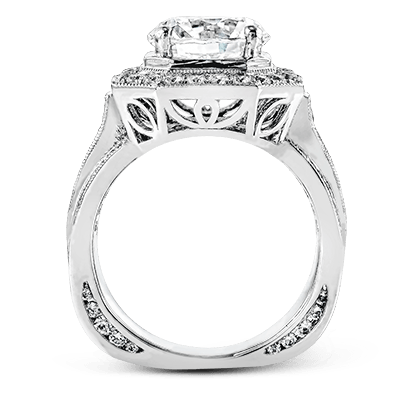Engagement Ring in 18k Gold with Diamonds
