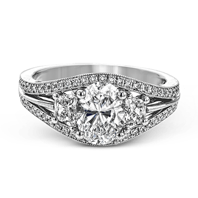 Engagement Ring in 18k Gold with Diamonds