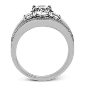 Engagement Ring in 18k Gold with Diamonds