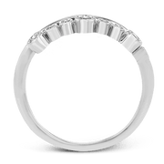 Right Hand Ring in 18k Gold with Diamonds