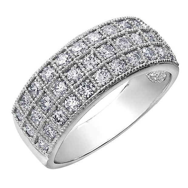 Pavé Diamond Ring with Milgrain Detailing