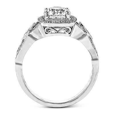 Engagement Ring in 18k Gold with Diamonds