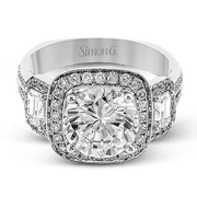 Engagement Ring in 18k Gold with Diamonds