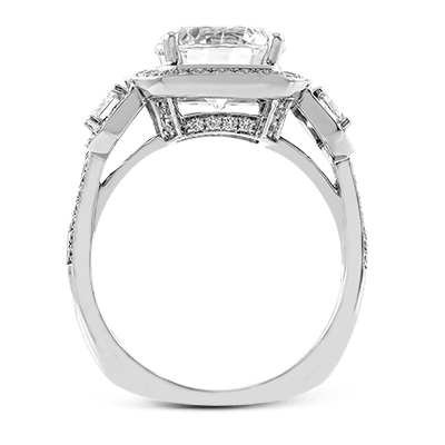 Engagement Ring in 18k Gold with Diamonds