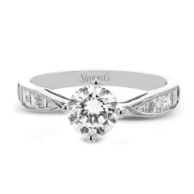 Engagement Ring in 18k Gold