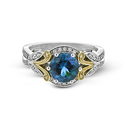 Color Ring in 18k Gold with Diamonds
