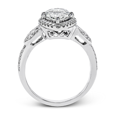 Engagement Ring in 18k Gold with Diamonds