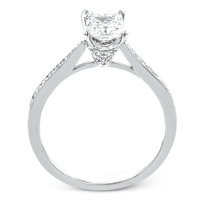 Engagement Ring in 18k Gold with Diamonds