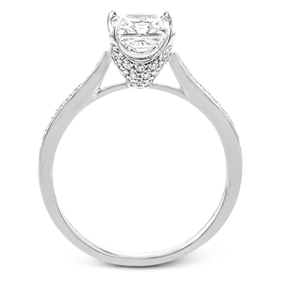 Engagement Ring in 18k Gold with Diamonds