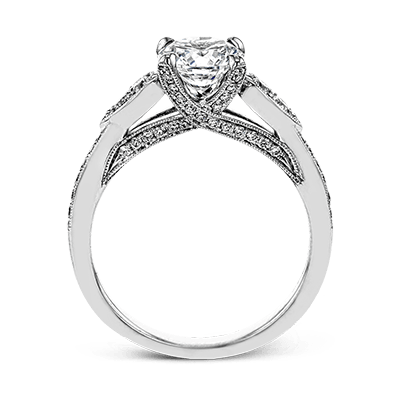 Engagement Ring in 18k Gold with Diamonds
