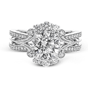 Engagement Ring in 18k Gold with Diamonds