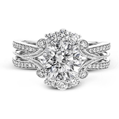 Engagement Ring in 18k Gold with Diamonds