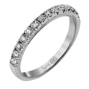 Engagement Ring in 18k Gold with Diamonds