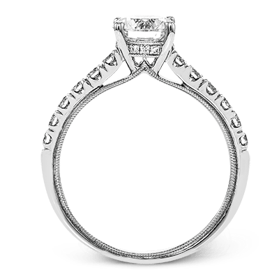 Engagement Ring in 18k Gold with Diamonds